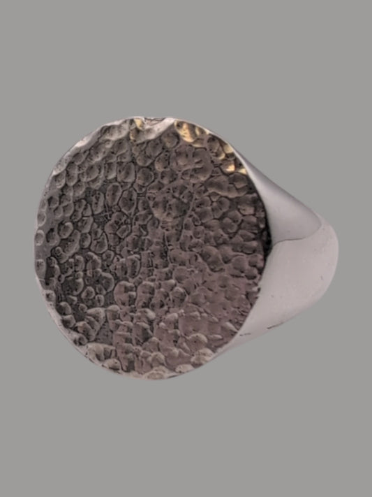 Hammered Face Signet ring large Oval